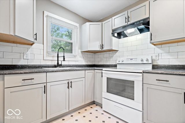 4044 Boulevard Place, Indianapolis, IN 46208