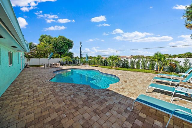 500 Sunrise Way, Juno Beach, FL 33408