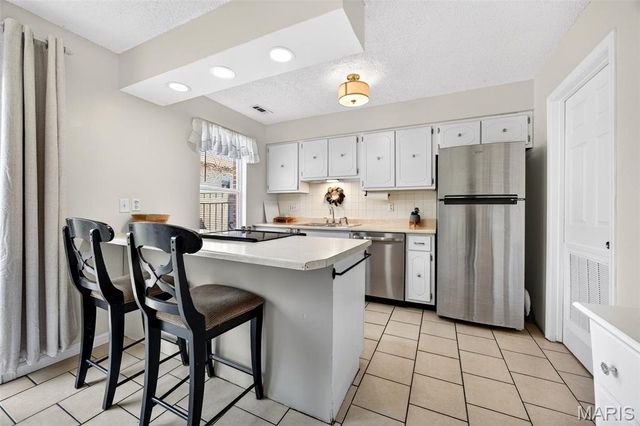 31 Park Charles Boulevard A, St Peters, MO 63376