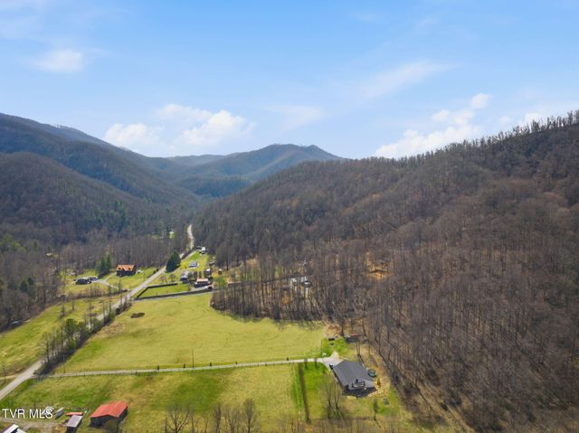 724 Dry Creek Road, Jonesborough, TN 37659