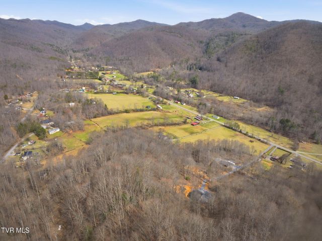 724 Dry Creek Road, Jonesborough, TN 37659