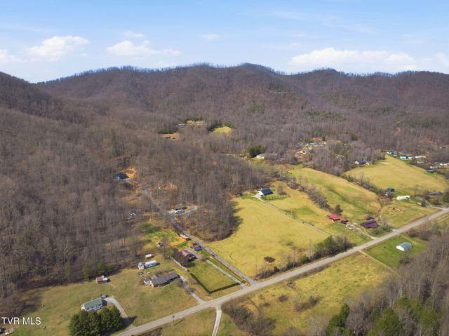 724 Dry Creek Road, Jonesborough, TN 37659
