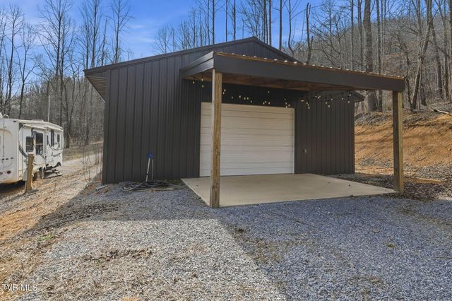 724 Dry Creek Road, Jonesborough, TN 37659