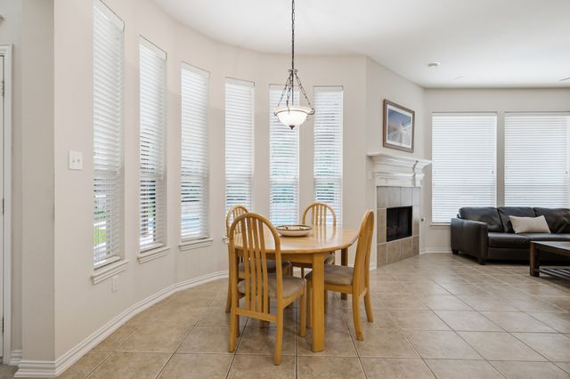 917 Water Oak Drive, Grapevine, TX 76051