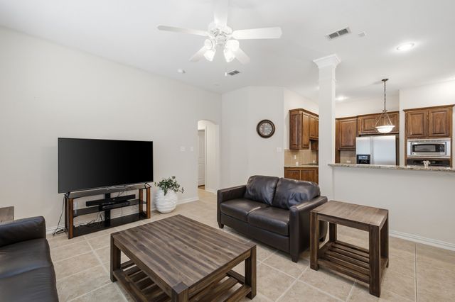 917 Water Oak Drive, Grapevine, TX 76051