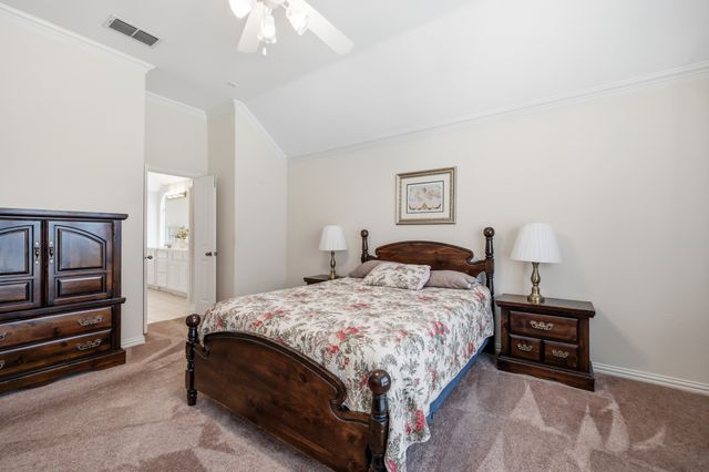 917 Water Oak Drive, Grapevine, TX 76051