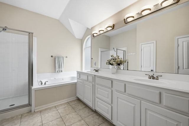 917 Water Oak Drive, Grapevine, TX 76051