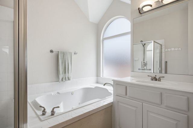 917 Water Oak Drive, Grapevine, TX 76051