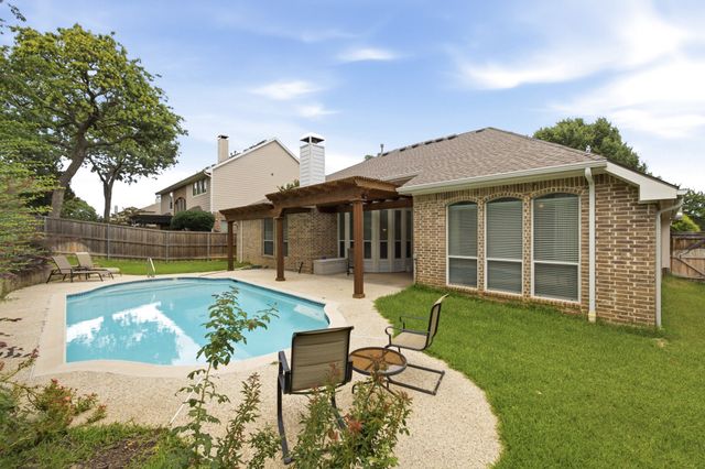 917 Water Oak Drive, Grapevine, TX 76051