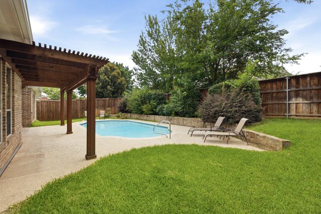 917 Water Oak Drive, Grapevine, TX 76051