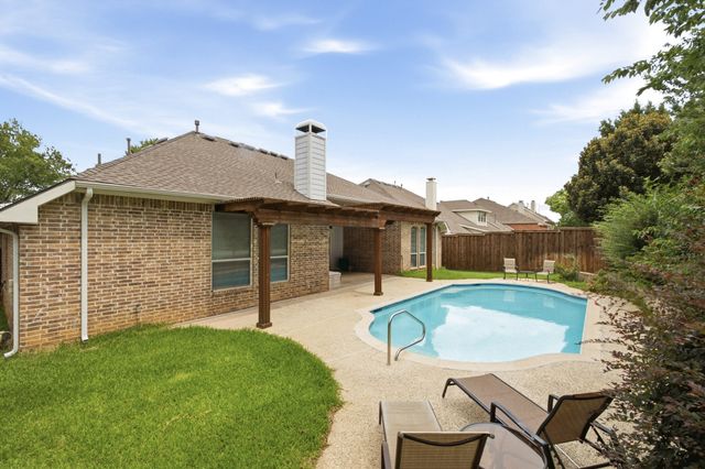 917 Water Oak Drive, Grapevine, TX 76051