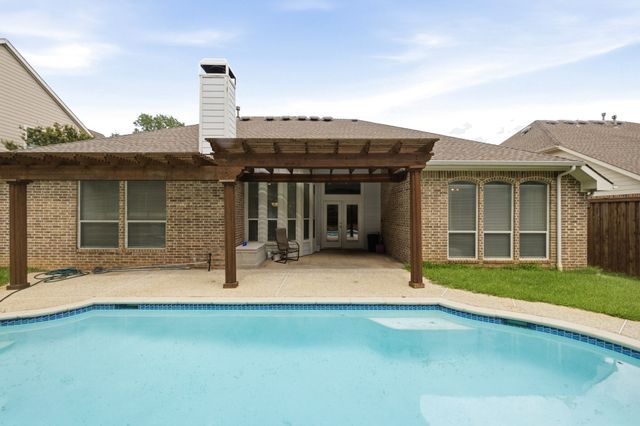 917 Water Oak Drive, Grapevine, TX 76051