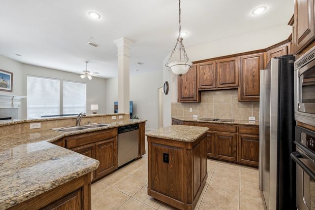 917 Water Oak Drive, Grapevine, TX 76051