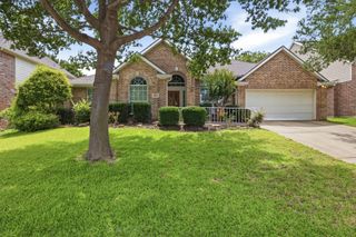 917 Water Oak Drive, Grapevine, TX 76051