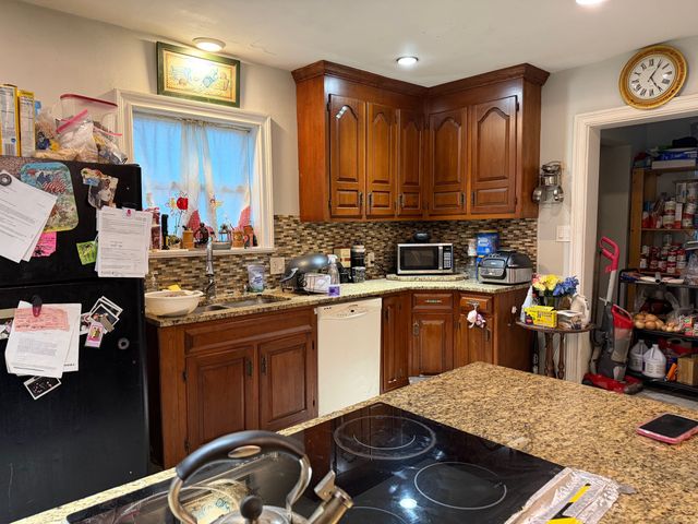 412 Dewey Street, Bridgeport, CT 06605