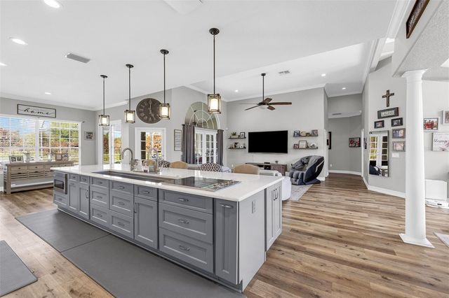 8704 BENOIT AVENUE, Orlando, FL 32836