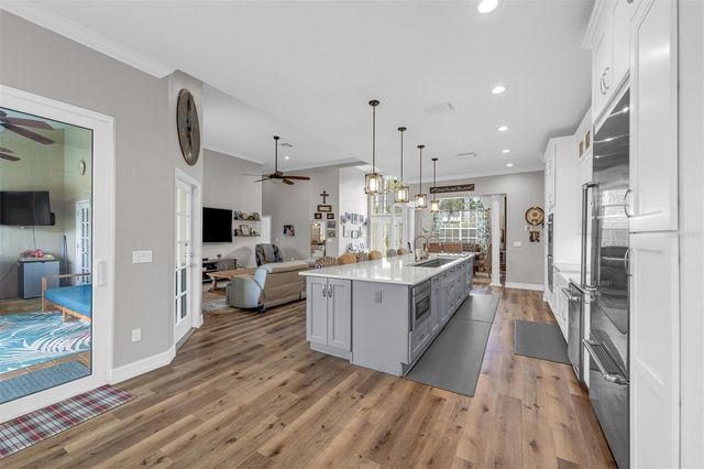 8704 BENOIT AVENUE, Orlando, FL 32836