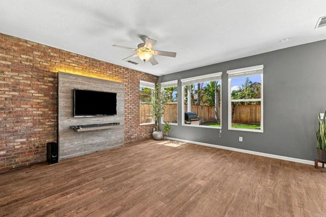 1495 Enchante Way, Oceanside, CA 92056