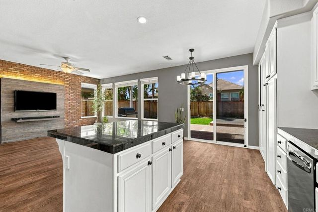 1495 Enchante Way, Oceanside, CA 92056
