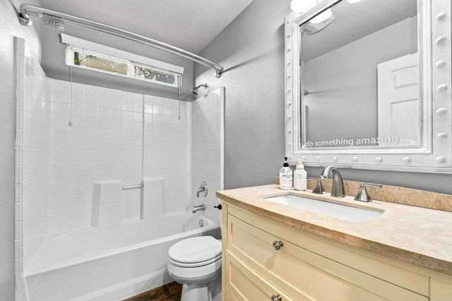 1495 Enchante Way, Oceanside, CA 92056