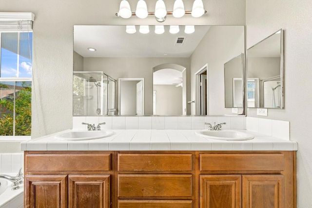 1495 Enchante Way, Oceanside, CA 92056