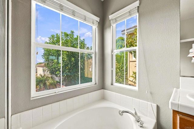 1495 Enchante Way, Oceanside, CA 92056