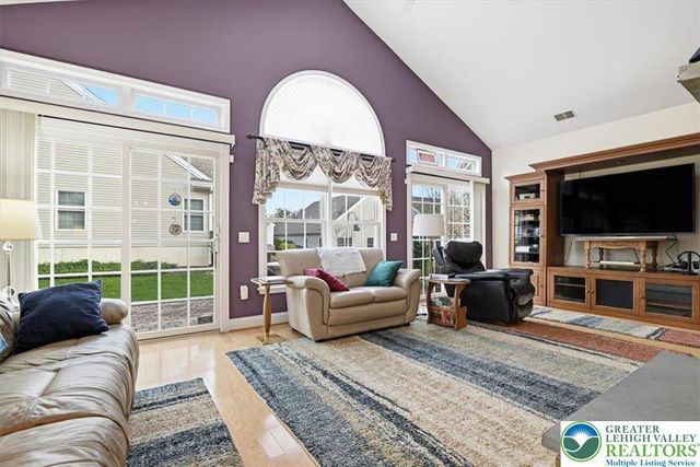 3 Nottingham Lane, Easton, PA 18045