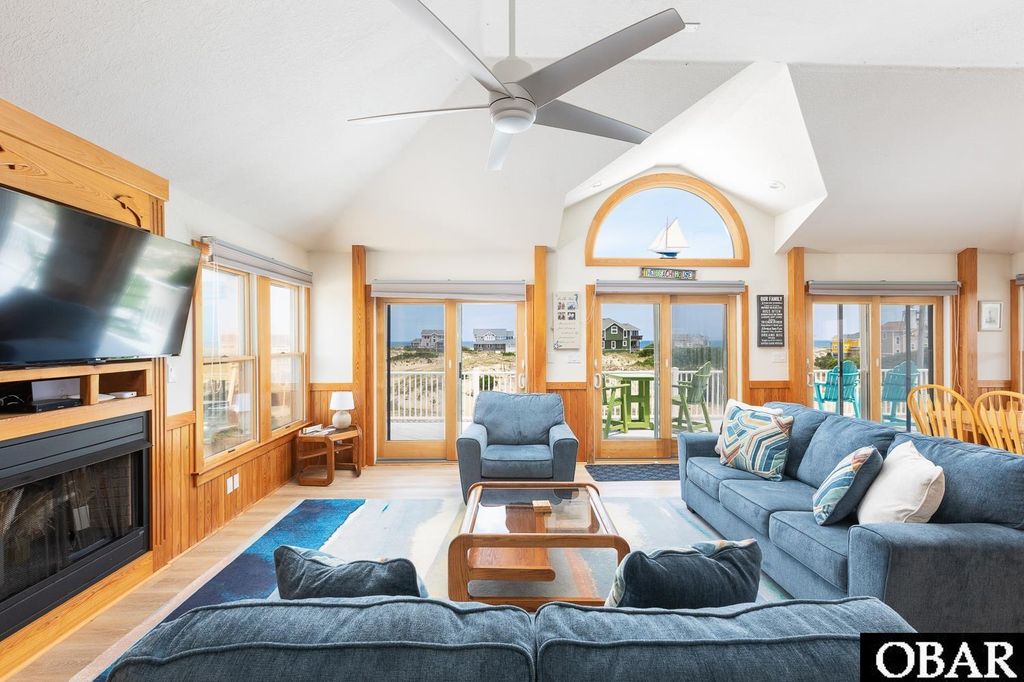 Image 4 of property listing at 1982 Sandpiper Road, Corolla, NC 27927