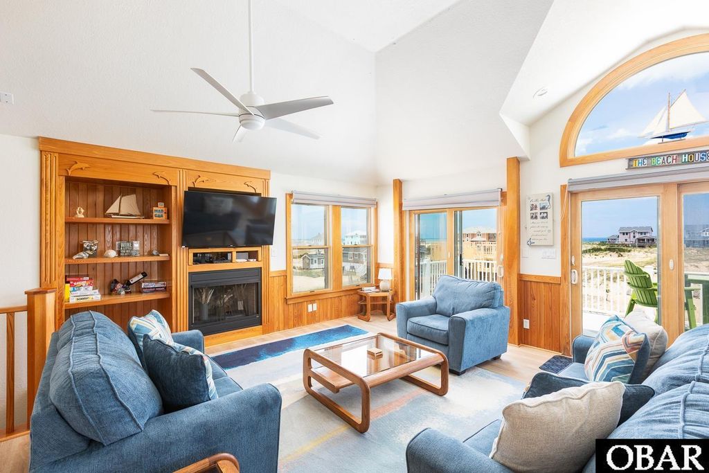 Image 5 of property listing at 1982 Sandpiper Road, Corolla, NC 27927