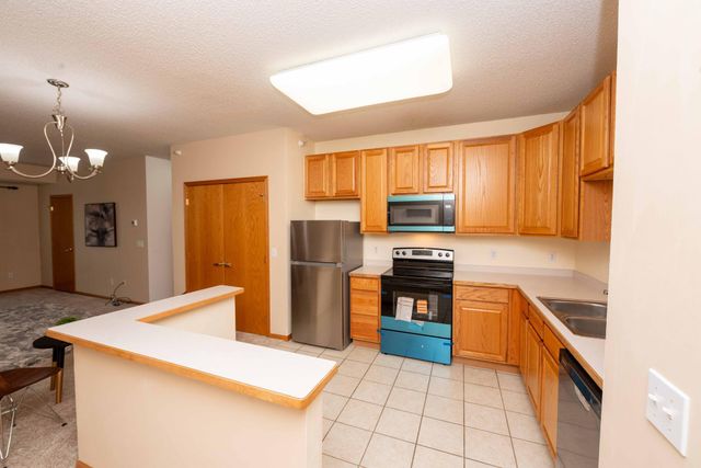 4824 E 53rd Street 322, Minneapolis, MN 55417