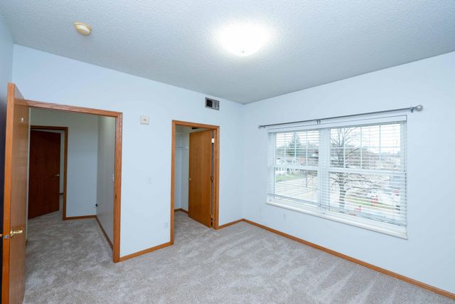 4824 E 53rd Street 322, Minneapolis, MN 55417