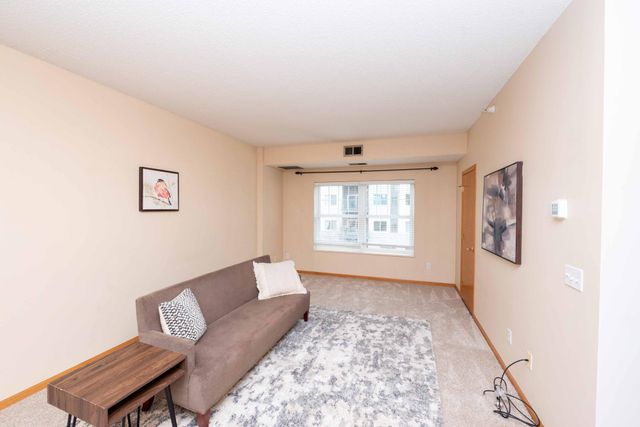 4824 E 53rd Street 322, Minneapolis, MN 55417