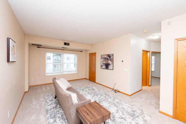 4824 E 53rd Street 322, Minneapolis, MN 55417