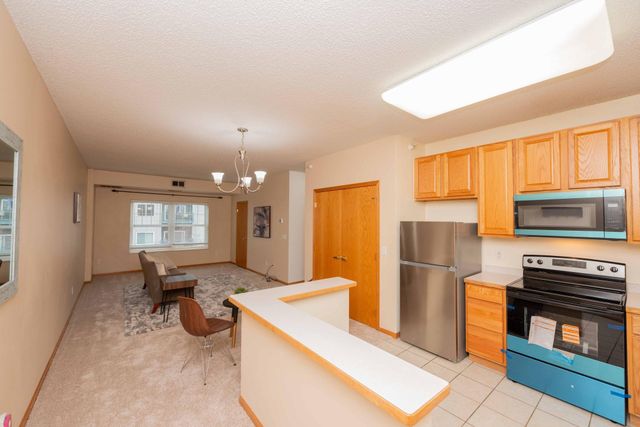 4824 E 53rd Street 322, Minneapolis, MN 55417