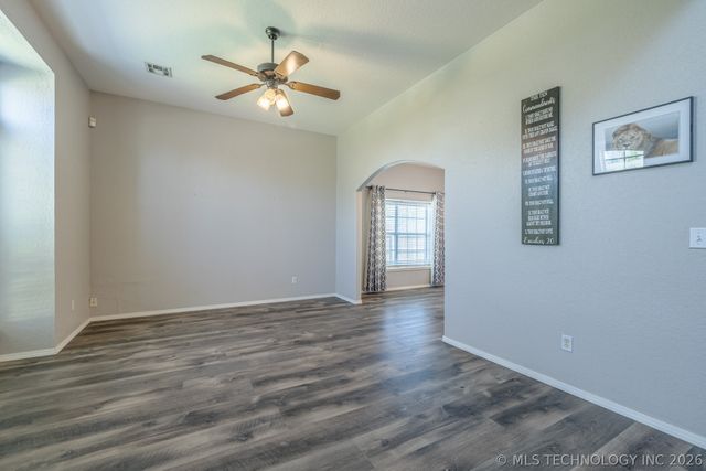19822 E 38th Place S, Broken Arrow, OK 74014