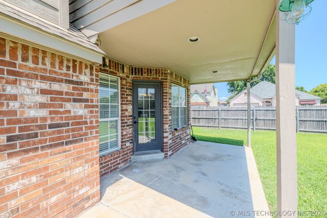 19822 E 38th Place S, Broken Arrow, OK 74014