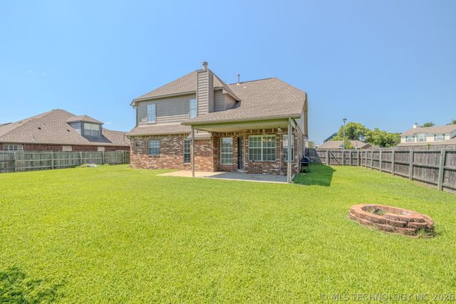 19822 E 38th Place S, Broken Arrow, OK 74014
