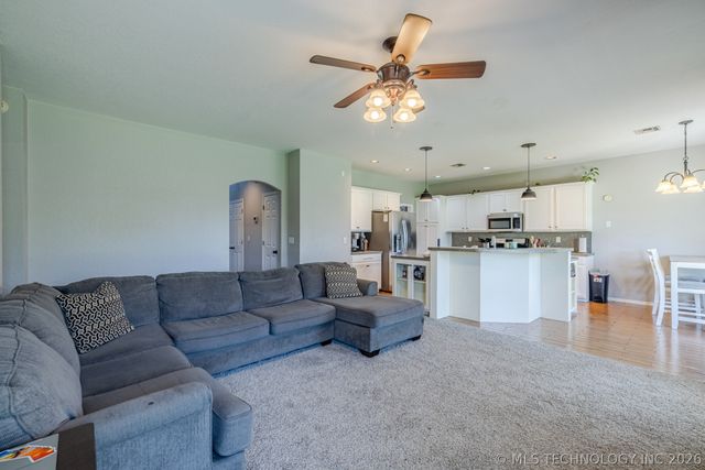 19822 E 38th Place S, Broken Arrow, OK 74014