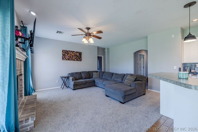 19822 E 38th Place S, Broken Arrow, OK 74014