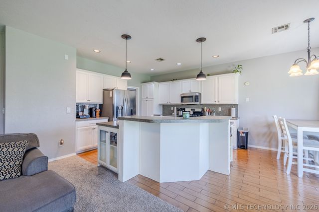19822 E 38th Place S, Broken Arrow, OK 74014