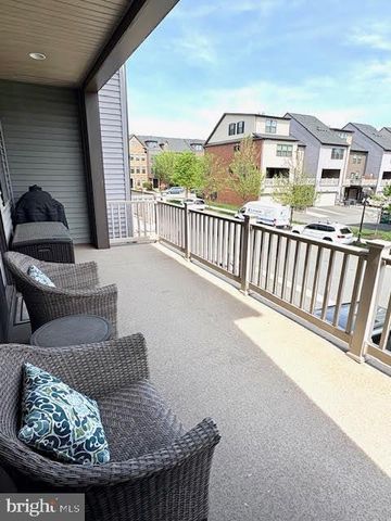 22341 TRAILVIEW CROSSING TER, Ashburn, VA 20148