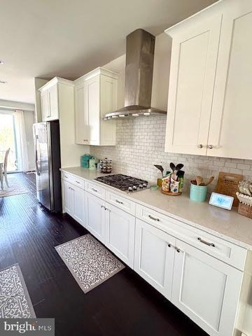 22341 TRAILVIEW CROSSING TER, Ashburn, VA 20148