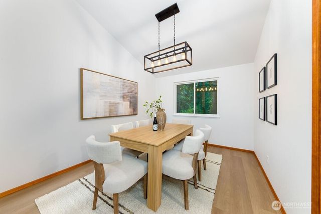 3733 221st Avenue SE, Sammamish, WA 98075