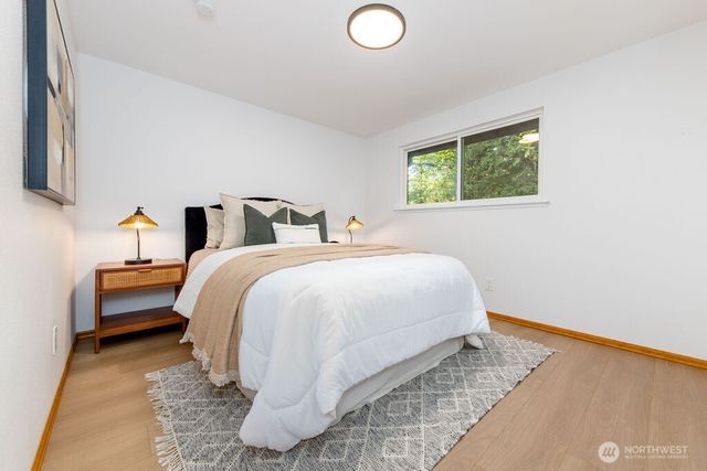 3733 221st Avenue SE, Sammamish, WA 98075
