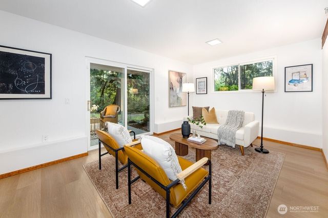 3733 221st Avenue SE, Sammamish, WA 98075