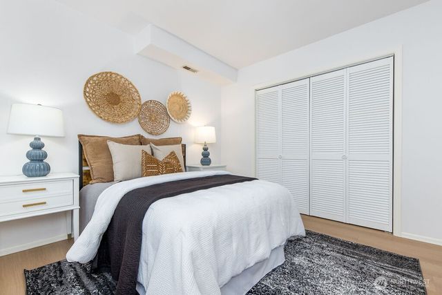 3733 221st Avenue SE, Sammamish, WA 98075