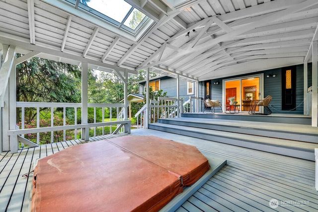 3733 221st Avenue SE, Sammamish, WA 98075