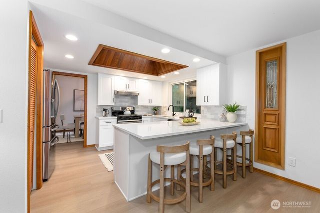 3733 221st Avenue SE, Sammamish, WA 98075