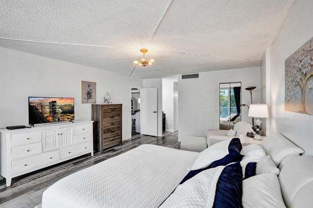 3546 S Ocean Boulevard 327, South Palm Beach, FL 33480