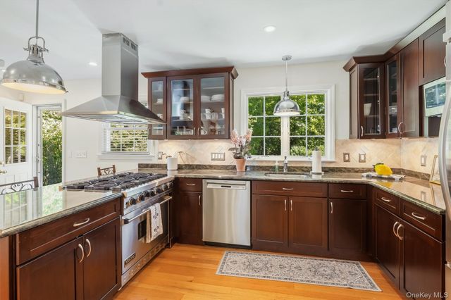 87 Bolton Avenue, White Plains, NY 10605